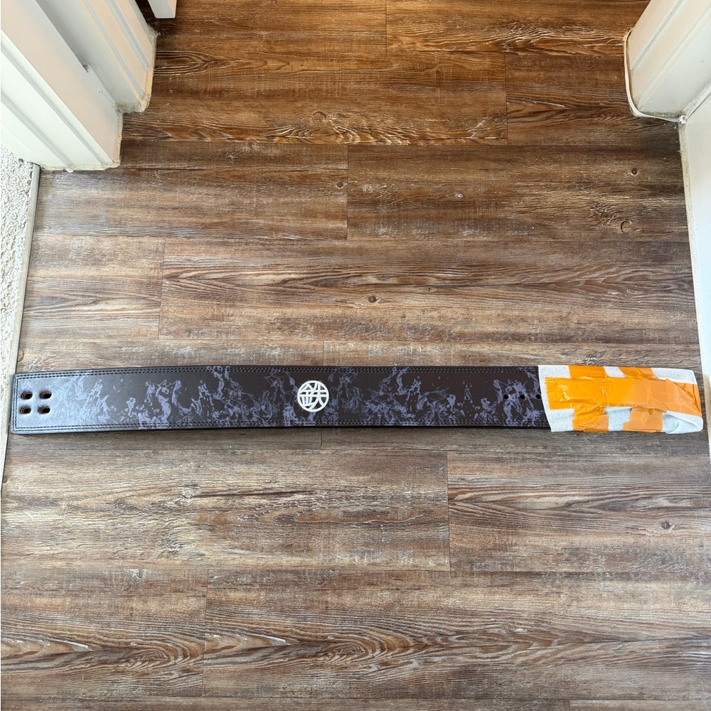 Lever Weightlifting Belt NWT